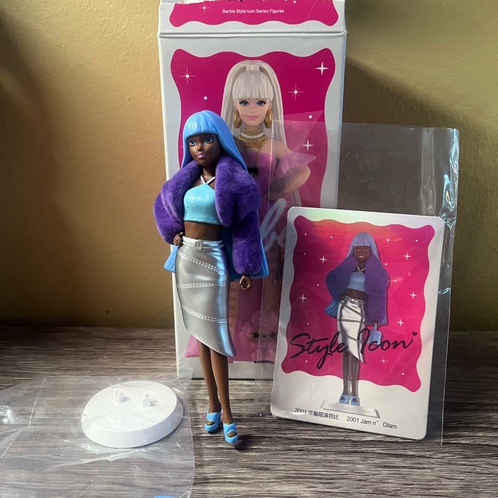 Pop Mart Barbie Style Icon 2001 Jam n' Glam